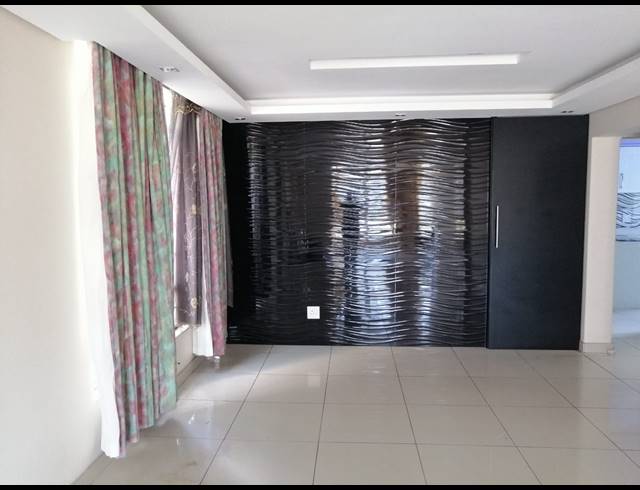 3.5 BEDROOM FLAT FOR SALE IN NORTH BEACH
